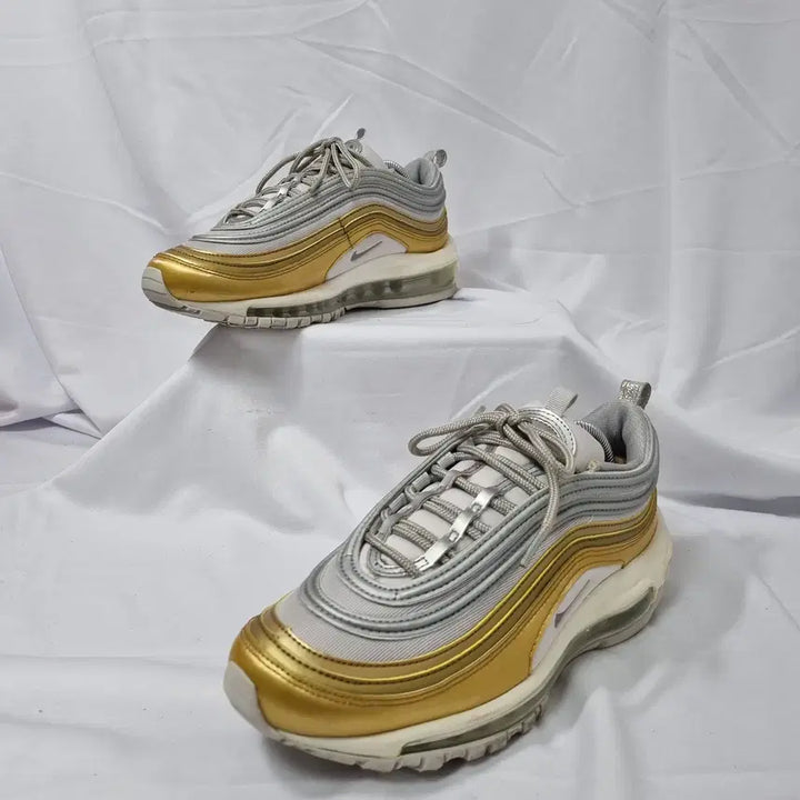 [BUNJANG] Nike Air Max 97 Metallic Silver Gold Sneakers / 빈티지하서 245 나이키 에어맥스 97 메탈릭 실버 골드 스니커즈