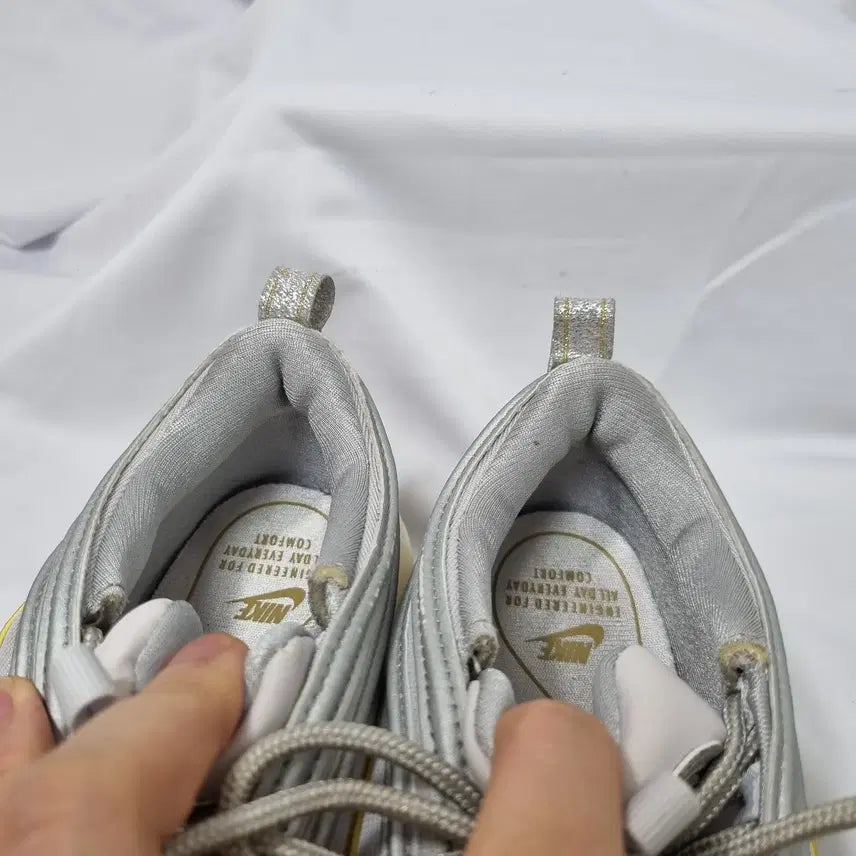 [BUNJANG] Nike Air Max 97 Metallic Silver Gold Sneakers / 빈티지하서 245 나이키 에어맥스 97 메탈릭 실버 골드 스니커즈