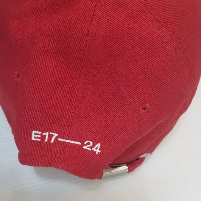 [SOLD OUT] emis 이미스  하트 로고 볼캡  톤다운된레드