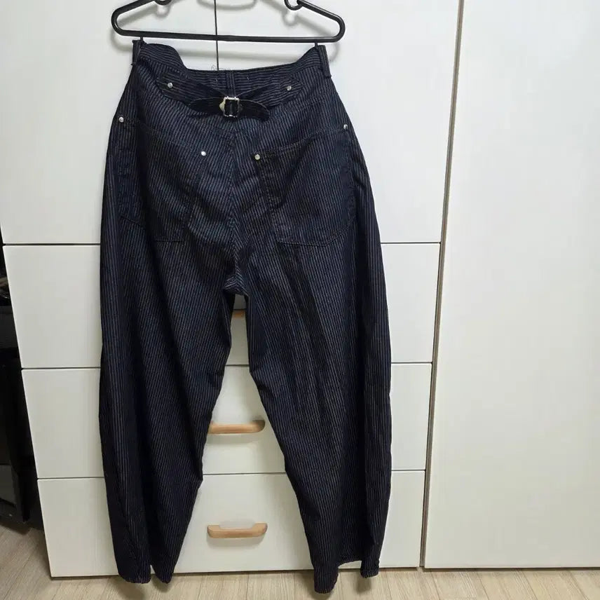 [SOLD OUT] (새상품) 네이비 스트라이프 와이드팬츠 S