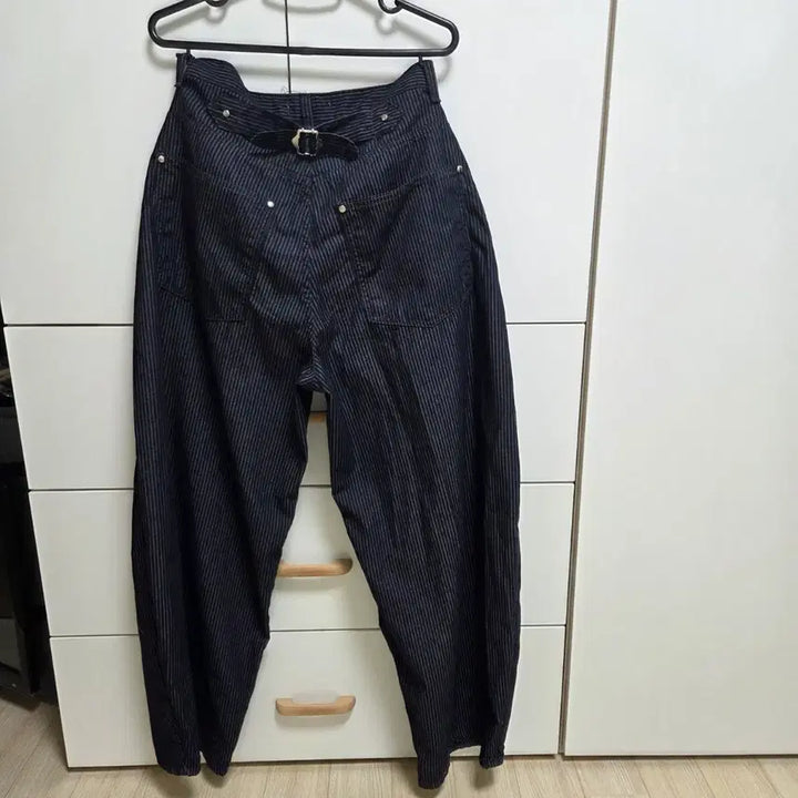 [SOLD OUT] (새상품) 네이비 스트라이프 와이드팬츠 S
