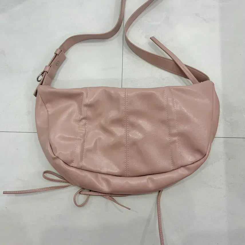 [SOLD OUT] 급처! 마뗑킴 하프 셔링 리본백 핑크 가방