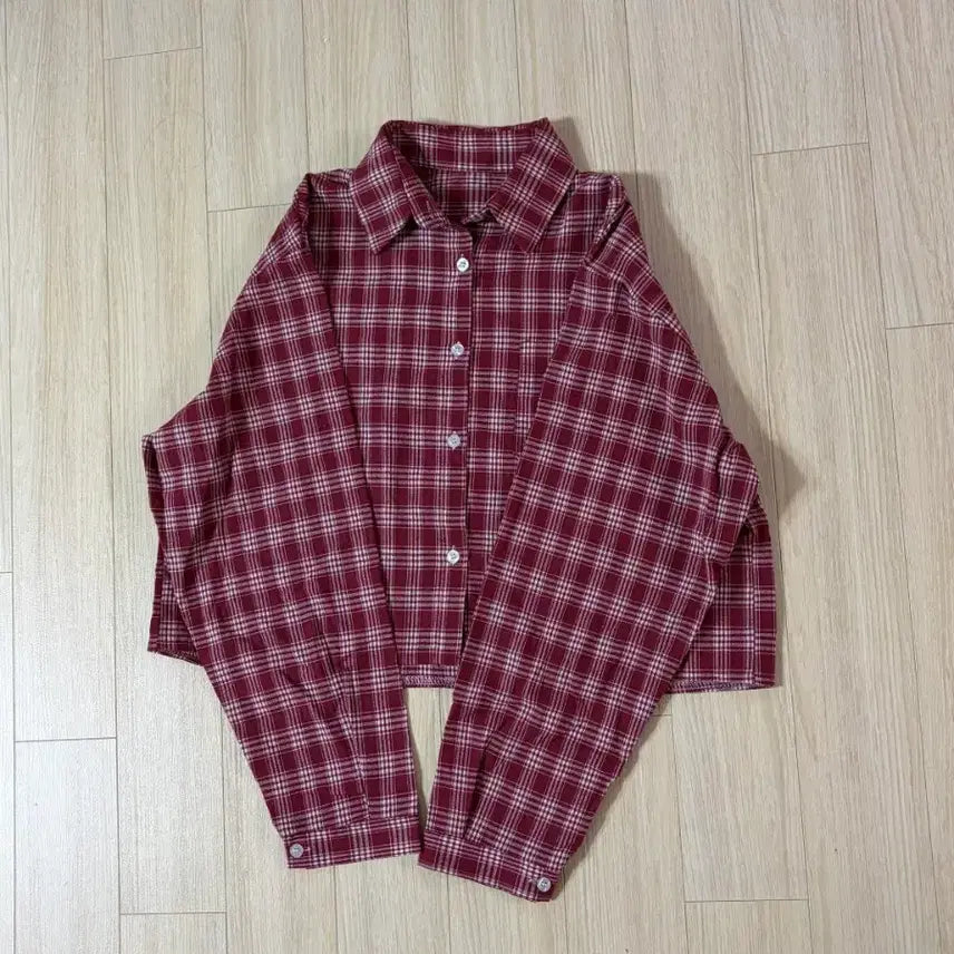 [SOLD OUT] (실착1회) 레드 가오리핏 크롭 체크셔츠