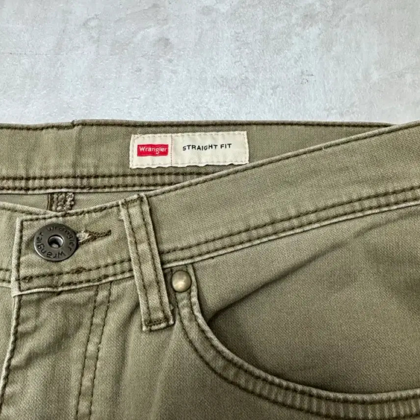 [BUNJANG] Wrangler Khaki Straight Fit Pants / 