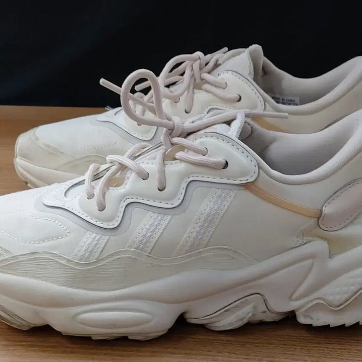[BUNJANG] Adidas Ozweego Sneakers / 아디다스 235 오즈위고 운동화/워킹화. OT.