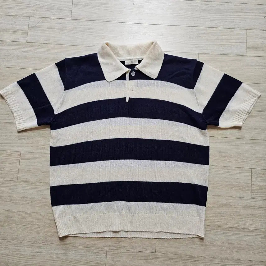 [SOLD OUT] 스트라이프 반팔 카라니트티