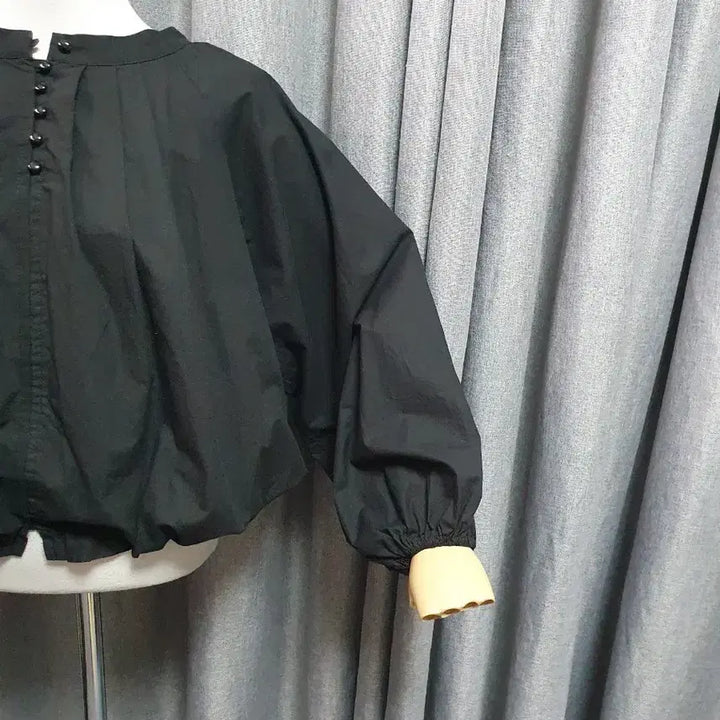 [SOLD OUT] 퍼프 블랙 고급 블라우스