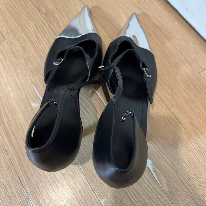 [BUNJANG] Orr Silver Tip High Heels / 오르 실버팁 하이힐