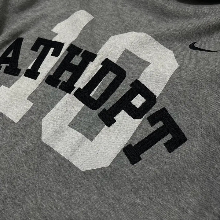 [BUNJANG] Nike Athletic Dept Numbering Graphic Hoodie Gray M / 나이키 애슬레틱 뎁트 넘버링 그래픽 후드 티셔츠 [그레이] M/95