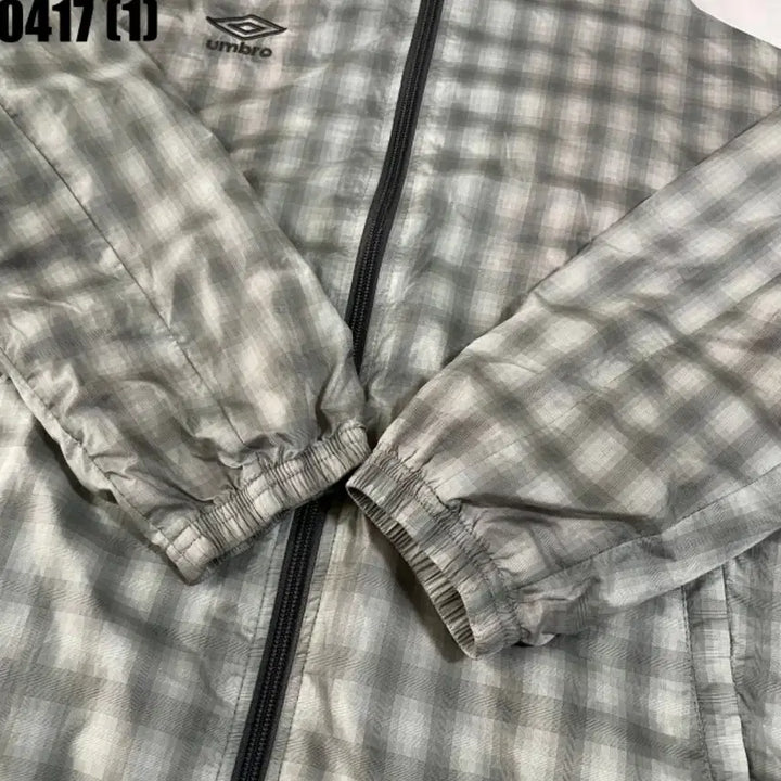 [SOLD OUT] 엄브로 체크 패턴 후드 바람막이