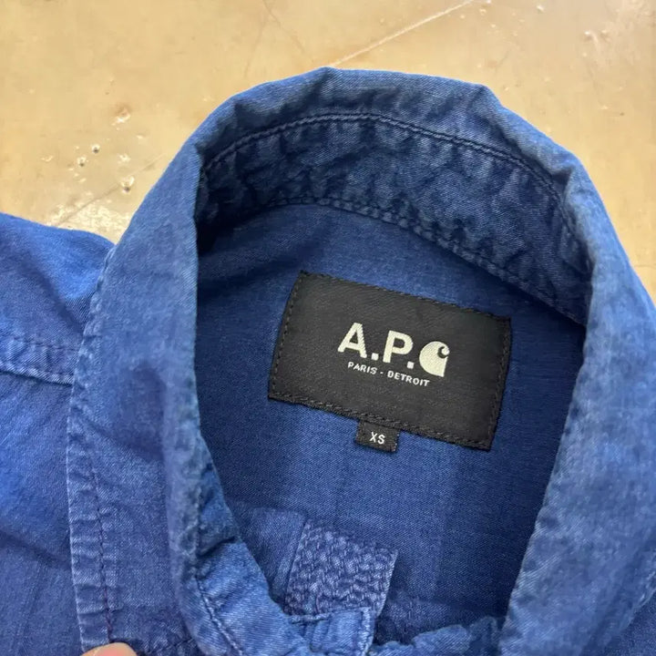 [BUNJANG] A.P.C. x Carhartt Two Pocket Navy Shirt / XS 아페세x칼하트 투포켓 네이비 셔츠