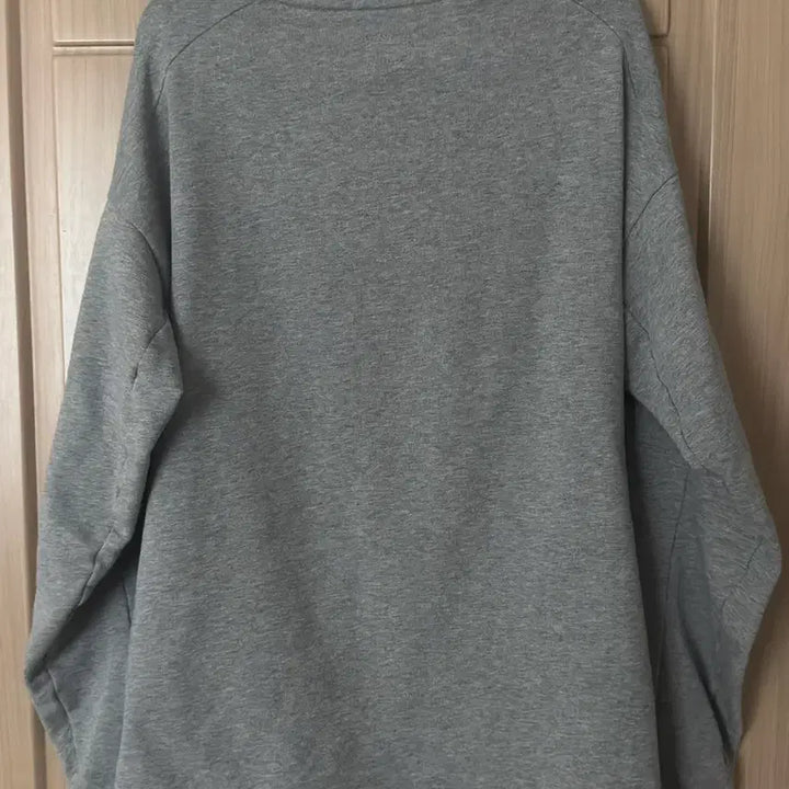 [SOLD OUT] [정품]CP컴퍼니 맨투맨 그레이 m
