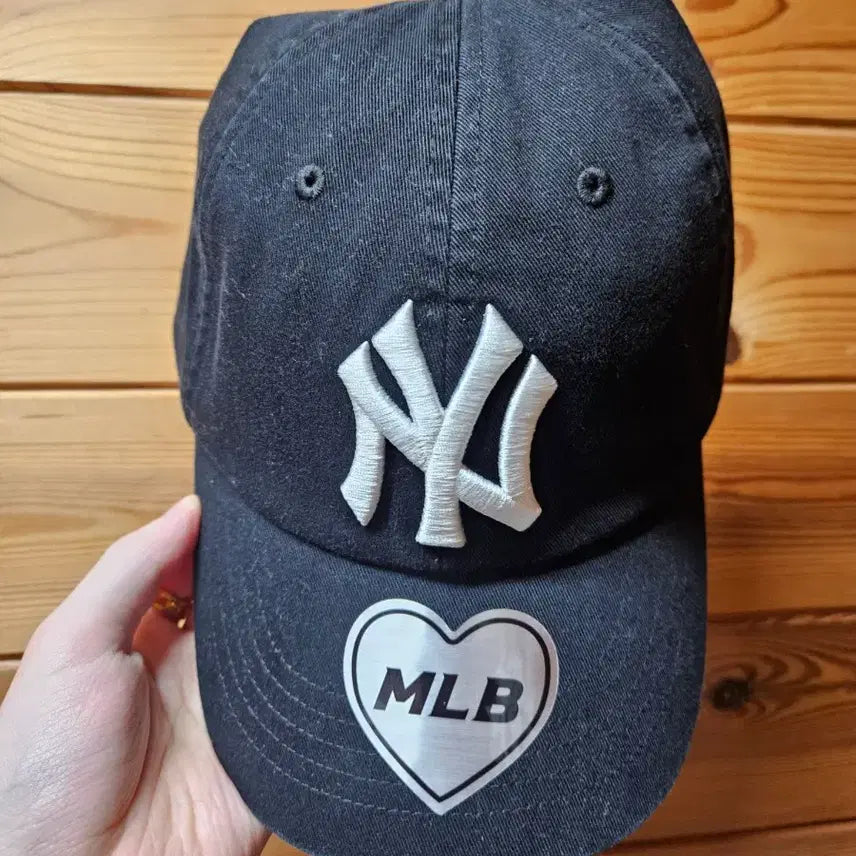 [SOLD OUT] MLB 카리나 볼캡 시그니처 언스트럭쳐 볼캡 뉴욕양키스 3ACPKRN6N