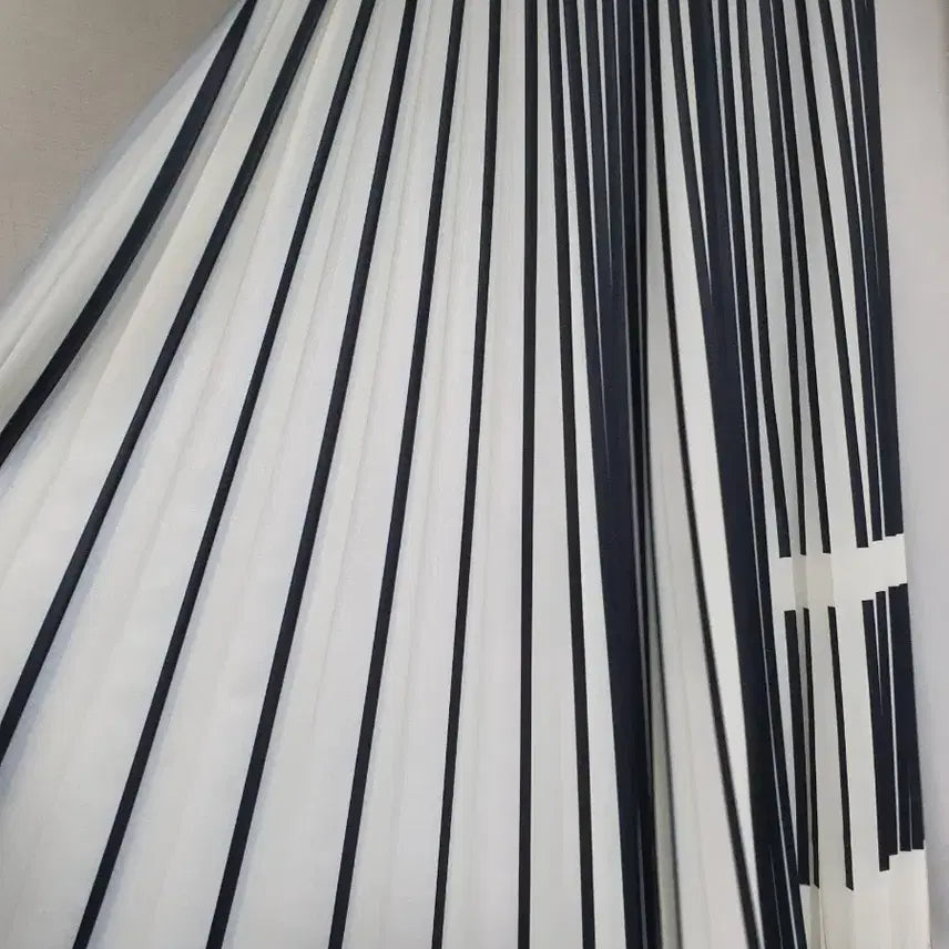 [BUNJANG] System Black Stripe Pleated Long Skirt / 한섬 시스템 블랙 스트라이프 플리츠 롱스커트
