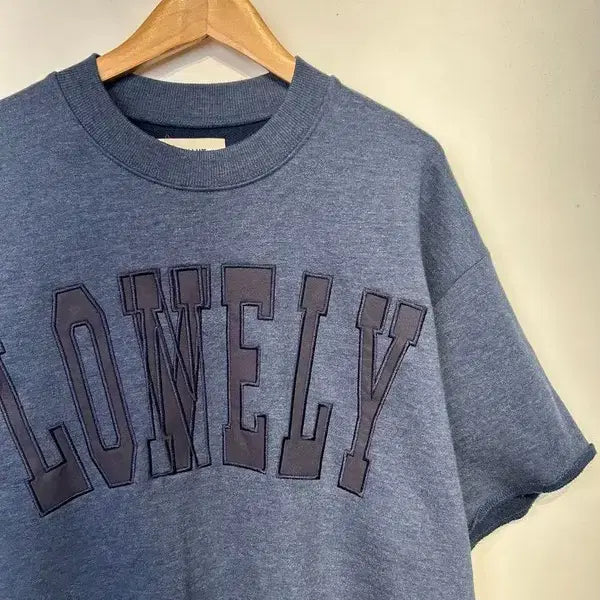 [SOLD OUT] 미디움 노앙 론리 러블리 반팔 스웨트 셔츠 티셔츠 블루