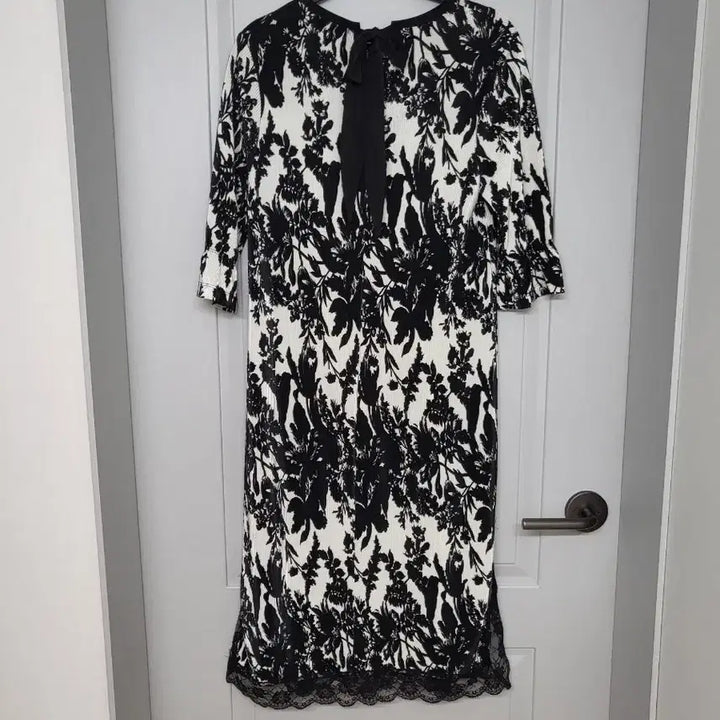[SOLD OUT] 플라워 레이스 블랙 앤 화이트 원피스