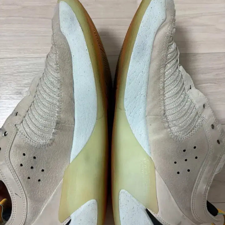 [BUNJANG] Luca 1 Indoor Shoes / 루카1