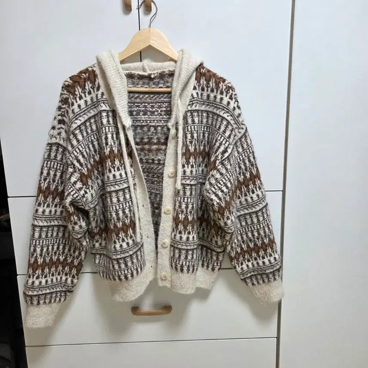 [SOLD OUT] (새상품) 베이지 니트 후드가디건