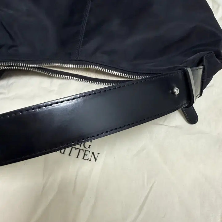 [BUNJANG] Nothing Written Hobo Bag / 낫띵리튼 호보백