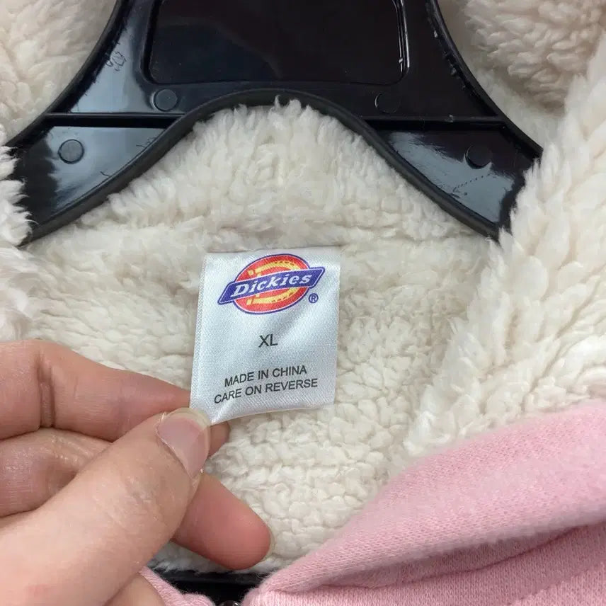[SOLD OUT] 디키즈 딸기우유 양털 후드집업