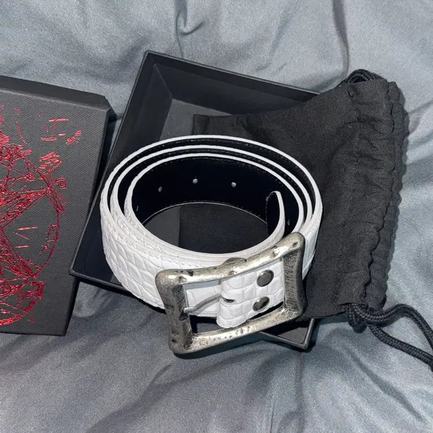 [SOLD OUT] 에모스탠스클럽 CORE BELT - CROC EMBOSSED WHITE