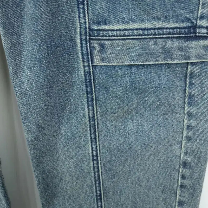 [BUNJANG] Ilcorso 23 F/W Multi-Pocket Utility Cargo Denim Pants / 일꼬르소 23 F/W 멀티 포켓 유틸리티 카고 데님 팬츠 M20040