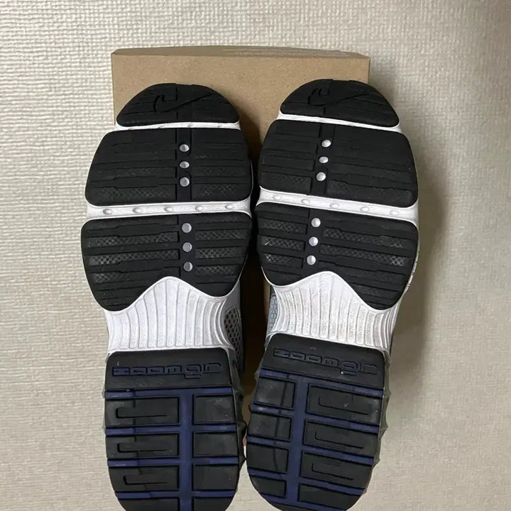 [SOLD OUT] 나이키 줌 에어 파이어 메탈릭 실버 블루 240