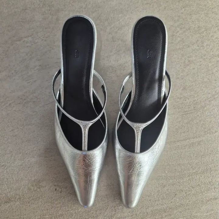 [SOLD OUT] 오르 티스트랩 뮬 실버
