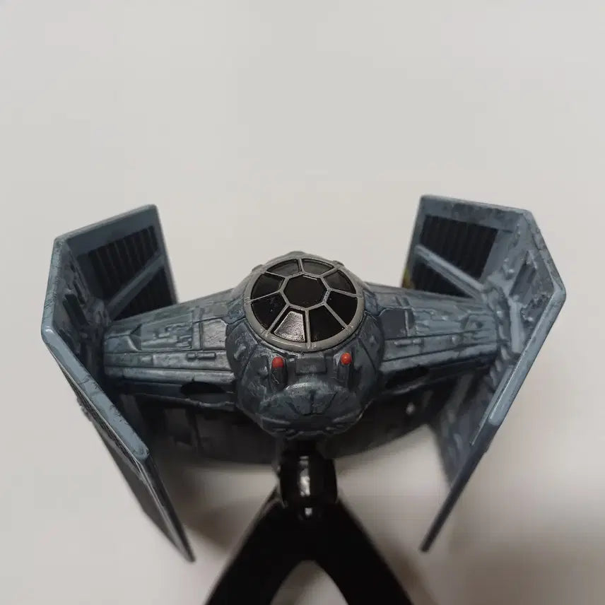[BUNJANG] Hot Wheels Star Wars Darth Vader TIE Advanced Alloy Diecast Model / 핫휠 스타워즈 다스베이더 타이어드밴스드 합금 전투데미지 희귀 벌크 미사용