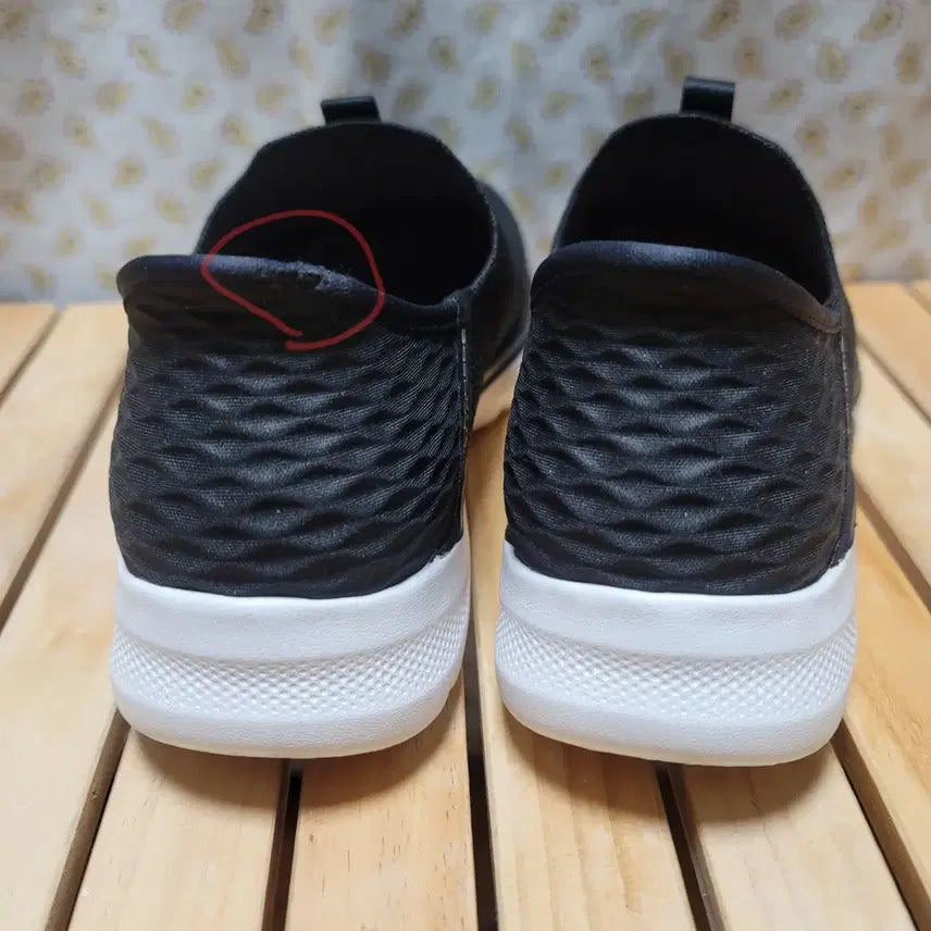 [SOLD OUT] 스케쳐스 고워크6 슬립인스 스니커즈 245