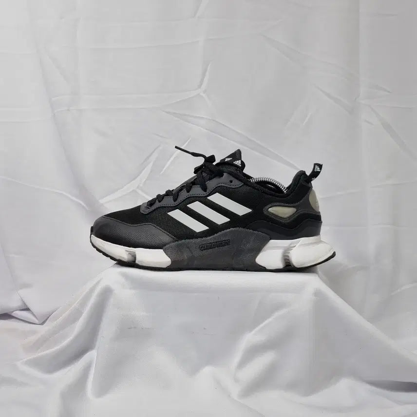 [BUNJANG] Adidas Climawarm Core Black Sneakers / 빈티지하서 270 아디다스 클라이마웜 코어 블랙  스니커즈 러닝화