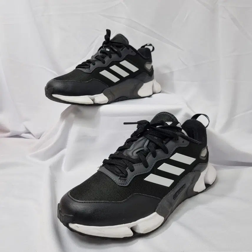 [BUNJANG] Adidas Climawarm Core Black Sneakers / 빈티지하서 270 아디다스 클라이마웜 코어 블랙  스니커즈 러닝화