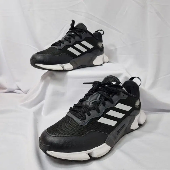 [BUNJANG] Adidas Climawarm Core Black Sneakers / 빈티지하서 270 아디다스 클라이마웜 코어 블랙  스니커즈 러닝화