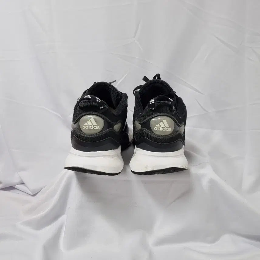 [BUNJANG] Adidas Climawarm Core Black Sneakers / 빈티지하서 270 아디다스 클라이마웜 코어 블랙  스니커즈 러닝화