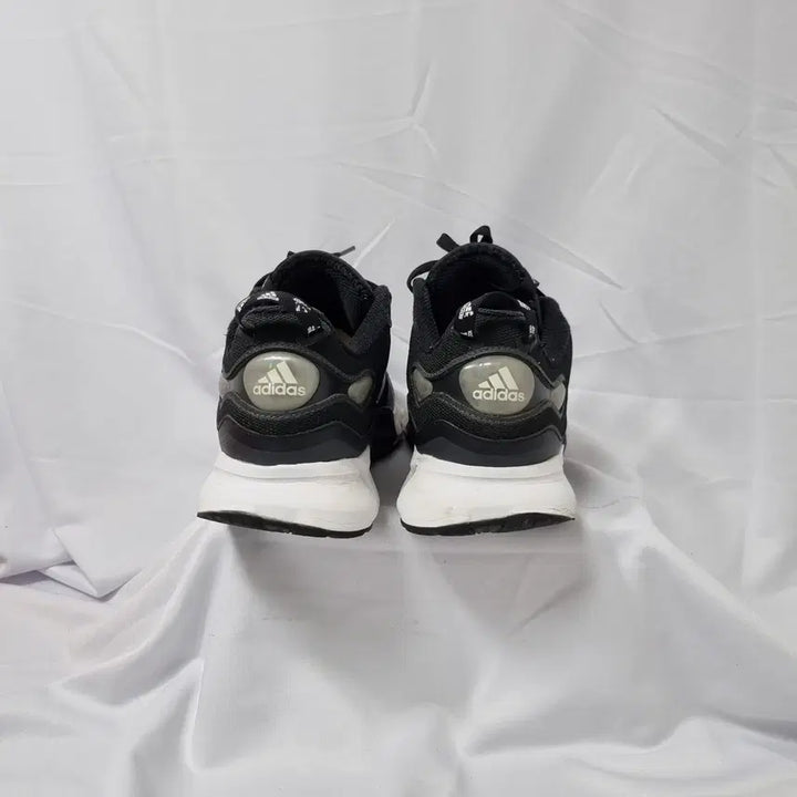 [BUNJANG] Adidas Climawarm Core Black Sneakers / 빈티지하서 270 아디다스 클라이마웜 코어 블랙  스니커즈 러닝화