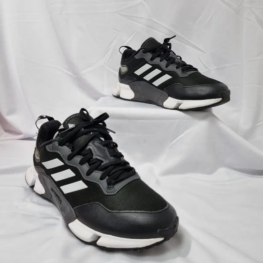 [BUNJANG] Adidas Climawarm Core Black Sneakers / 빈티지하서 270 아디다스 클라이마웜 코어 블랙  스니커즈 러닝화