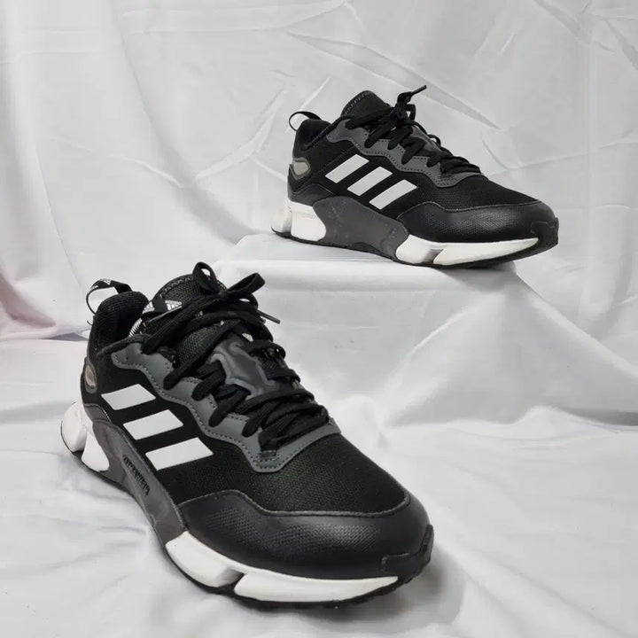 [BUNJANG] Adidas Climawarm Core Black Sneakers / 빈티지하서 270 아디다스 클라이마웜 코어 블랙  스니커즈 러닝화