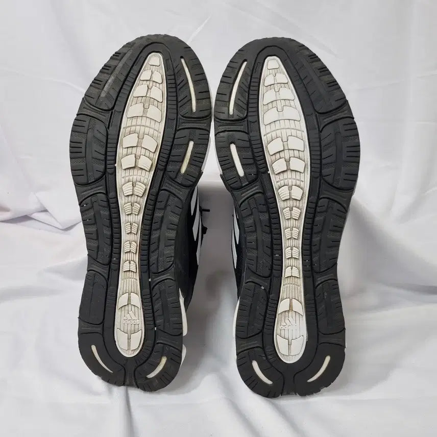 [BUNJANG] Adidas Climawarm Core Black Sneakers / 빈티지하서 270 아디다스 클라이마웜 코어 블랙  스니커즈 러닝화