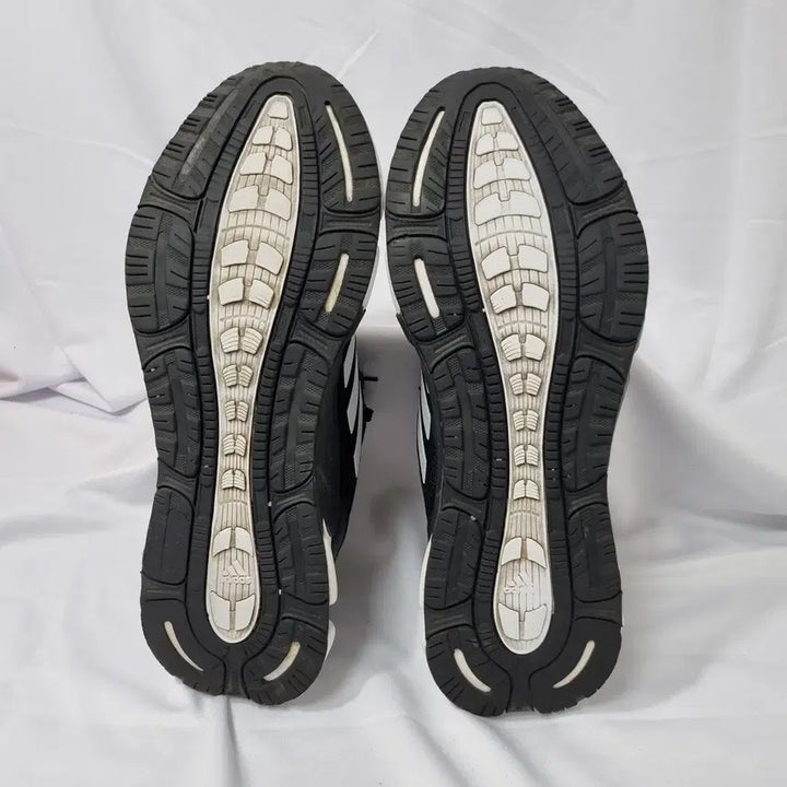[BUNJANG] Adidas Climawarm Core Black Sneakers / 빈티지하서 270 아디다스 클라이마웜 코어 블랙  스니커즈 러닝화