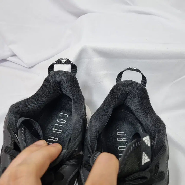 [BUNJANG] Adidas Climawarm Core Black Sneakers / 빈티지하서 270 아디다스 클라이마웜 코어 블랙  스니커즈 러닝화