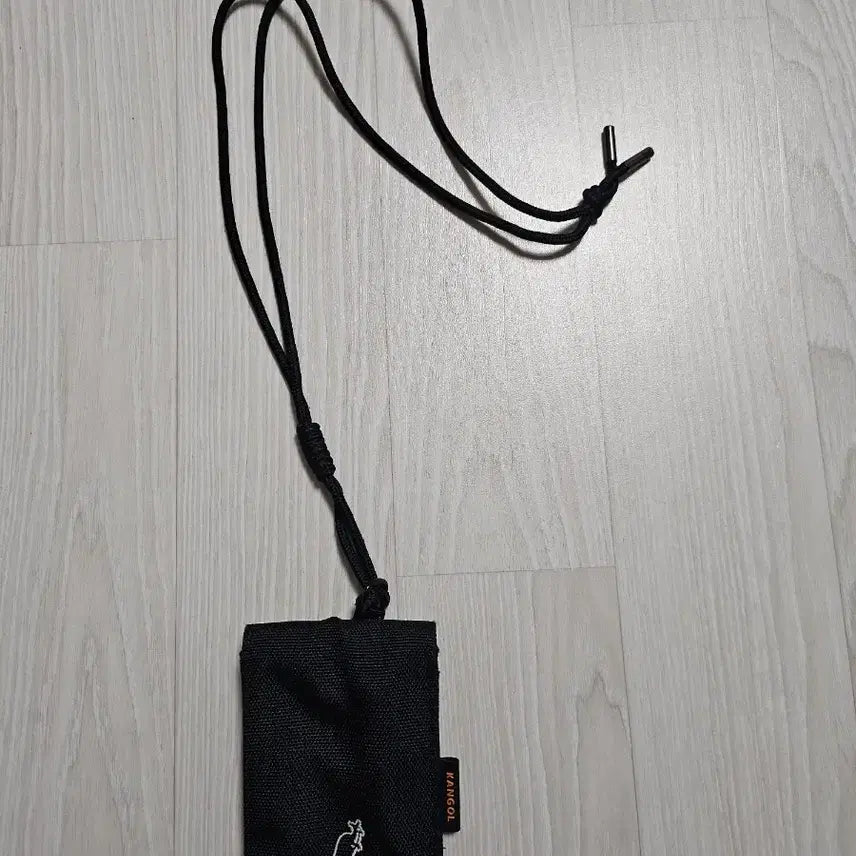 [BUNJANG] Kangol Black Necklace Card Wallet / 캉골 블랙 목걸이 카드지갑