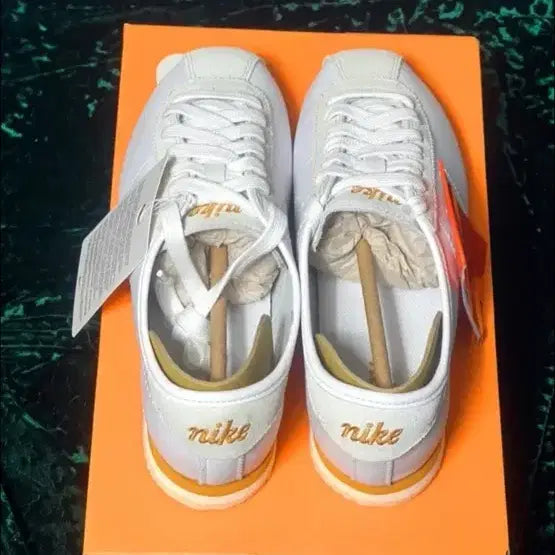 [BUNJANG] Nike Cortez LT White/Bronze Sneakers / 여성용 (매장 정품 새제품) 코르테즈 LT 흰/브론즈(225~245mm)