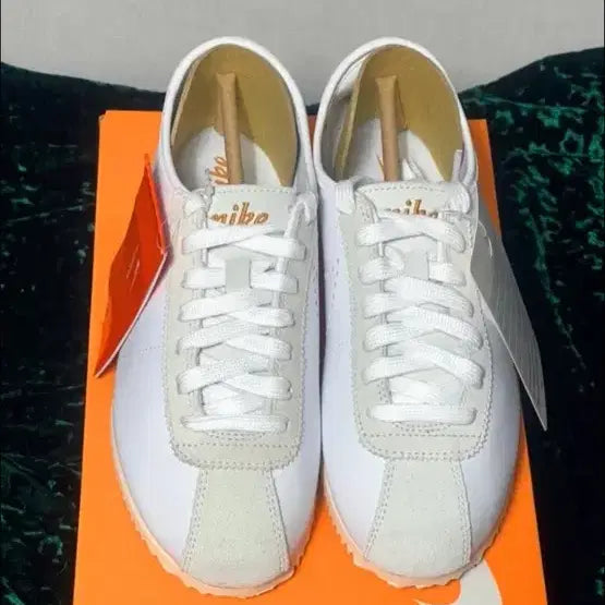 [BUNJANG] Nike Cortez LT White/Bronze Sneakers / 여성용 (매장 정품 새제품) 코르테즈 LT 흰/브론즈(225~245mm)