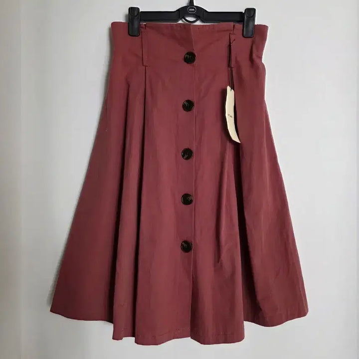 [BUNJANG] On&amp;On Button Point Flare Skirt / 온앤온 버튼 포인트 플레어 뒷밴딩 스커트