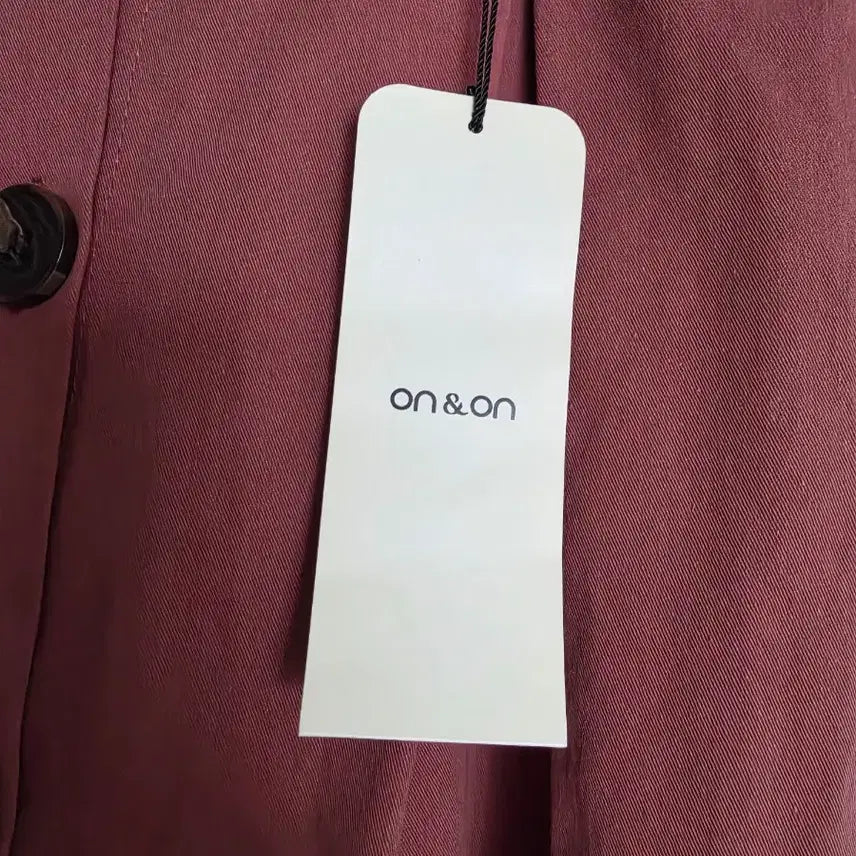 [BUNJANG] On&amp;On Button Point Flare Skirt / 온앤온 버튼 포인트 플레어 뒷밴딩 스커트