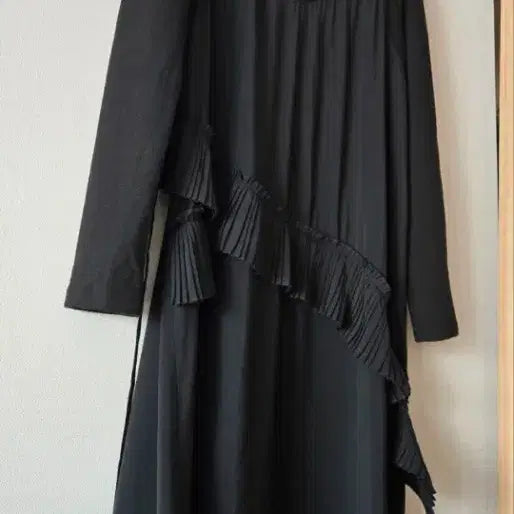 [SOLD OUT] 시스템 블랙 플리츠 롱 원피스 55