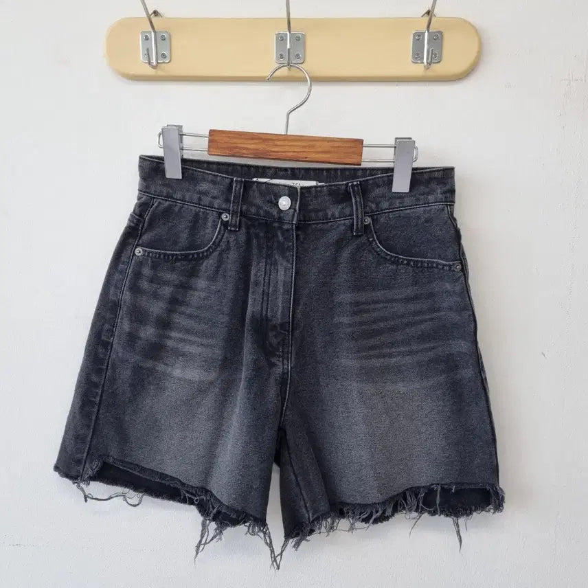 [BUNJANG] Matinkim Black Denim Shorts / 마뗑킴 흑청 숏팬츠