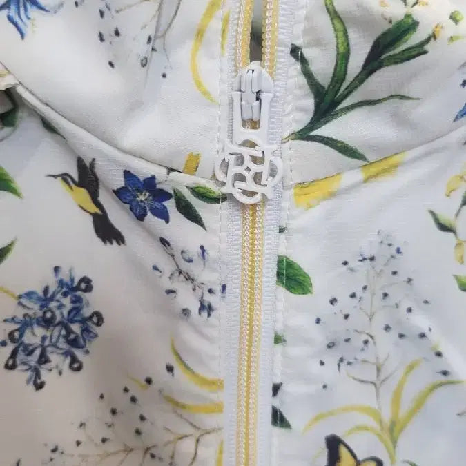 [BUNJANG] P A T Flower Butterfly Pattern Hooded Windbreaker / P A T 플라워 나비 패턴 후드 바람막이 점퍼