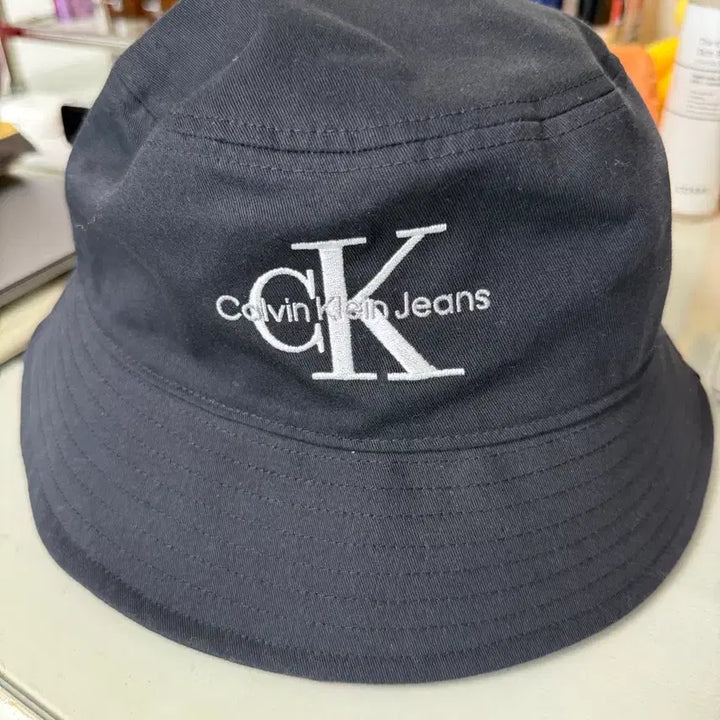 [BUNJANG] Calvin Klein Bucket Hat Black / 캘빈클라인 버킷햇 블랙