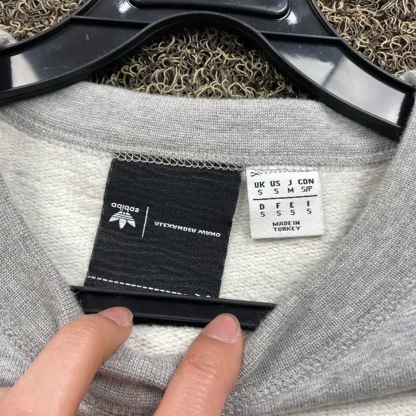 [SOLD OUT] 아디다스 알렉산더왕 단가라 맨투맨